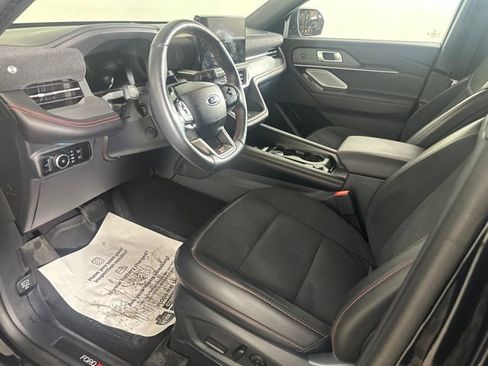 Used 2025 Ford Explorer ST AWD/4WD image 17