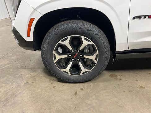 New 2026 GMC Yukon XL AT4 w/ AT4 Premium Plus Package image 9