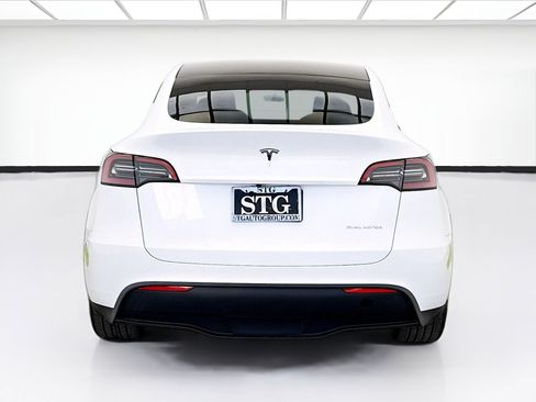 Used 2023 Tesla Model Y Long Range AWD/4WD image 5