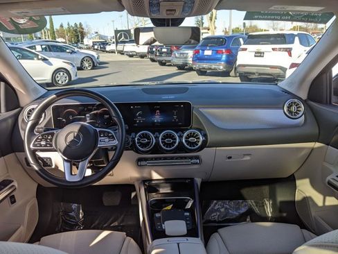 Certified 2021 Mercedes-Benz GLA 250 4MATIC image 17