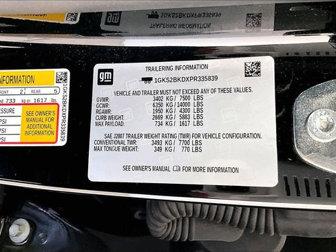 Used 2023 GMC Yukon SLT w/ SLT Premium Package image 44