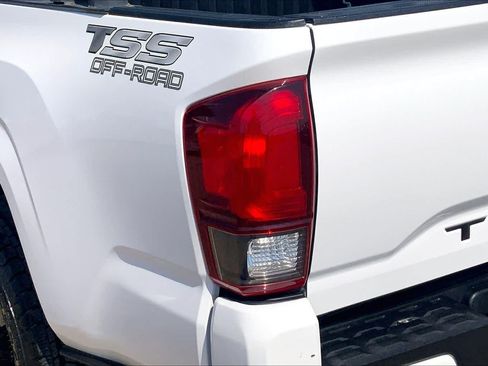 Used 2021 Toyota Tacoma SR w/ SR Convenience Package RWD image 29