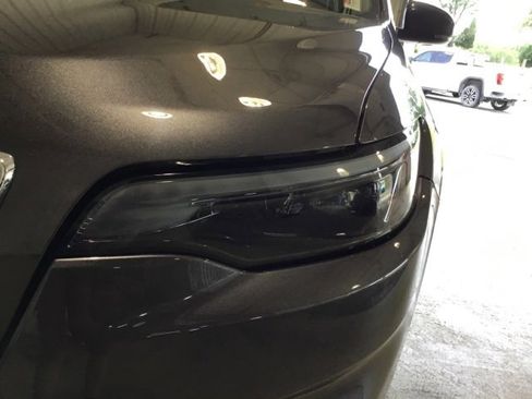 Used 2019 Jeep Cherokee Limited image 7