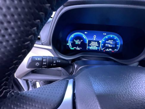 Used 2025 Toyota Sienna Limited image 18