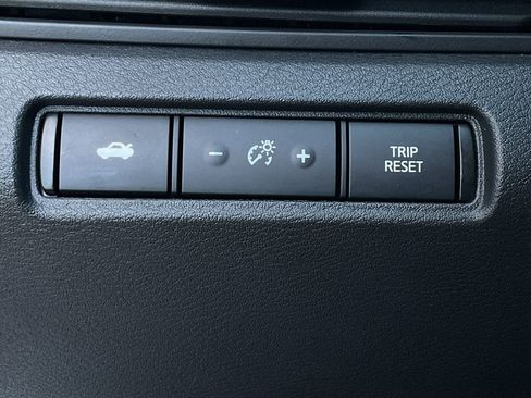 Used 2025 Nissan Altima 2.5 SV image 25