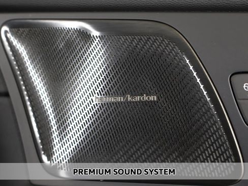 Used 2024 Volvo XC60 B5 Plus image 4