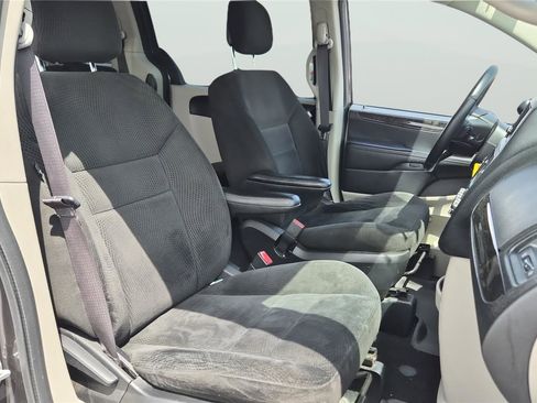 Used 2017 Dodge Grand Caravan SE w/ Power Window Group image 14