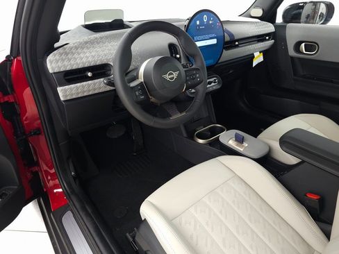 Used 2025 MINI Cooper 2-Door Hardtop FWD image 10