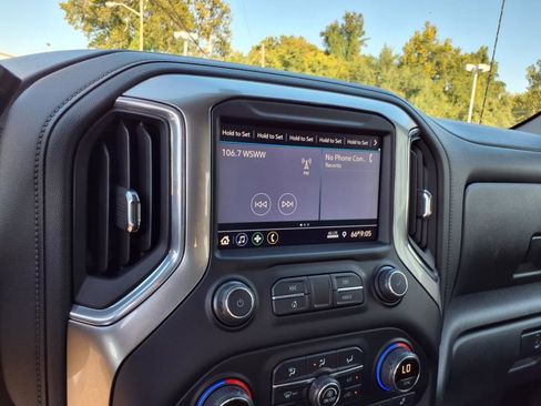 Used 2021 Chevrolet Silverado 1500 LT image 19