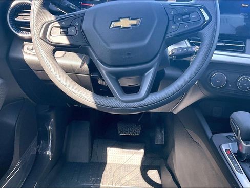 New 2026 Chevrolet Trax LS w/ LS Convenience Package FWD image 7