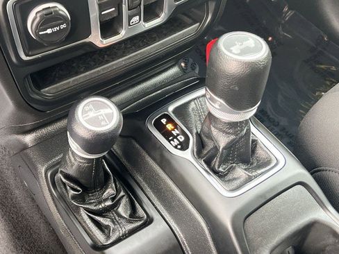 Used 2023 Jeep Wrangler Unlimited Sport AWD/4WD image 15