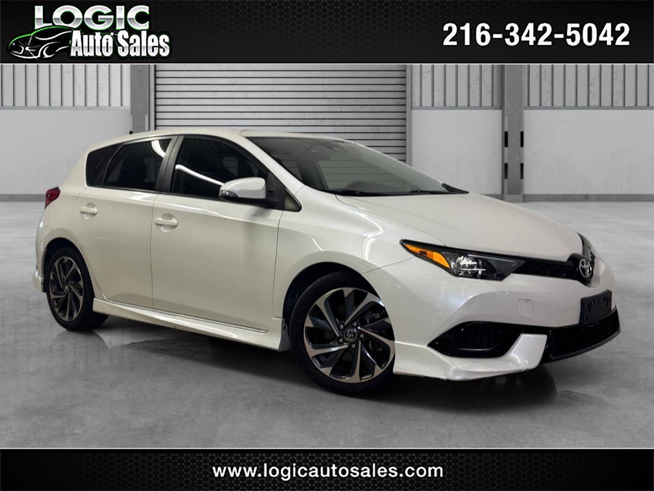 Used 2017 Toyota Corolla iM FWD image 1