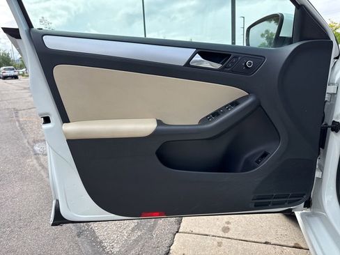 Used 2014 Volkswagen Jetta SE FWD image 10