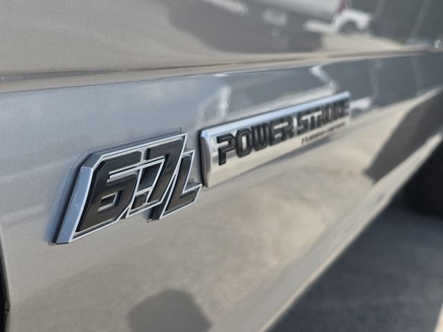Used 2022 Ford F450 Platinum w/ FX4 Off-Road Package AWD/4WD image 10