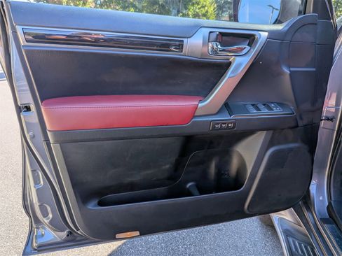 Used 2023 Lexus GX 460 Premium image 12