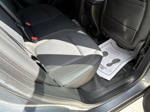 Used 2022 Buick Encore GX Preferred w/ Cold Weather Comfort Package AWD/4WD image 11
