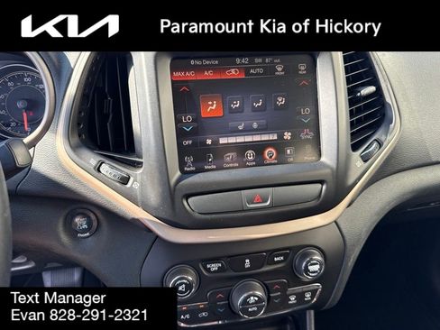 Used 2016 Jeep Cherokee Limited AWD/4WD image 23