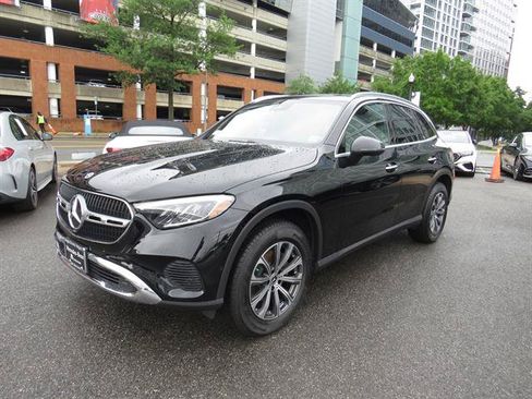 Used 2026 Mercedes-Benz GLC 300 4MATIC image 1
