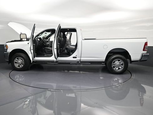 Used 2024 RAM 2500 Tradesman w/ Chrome Appearance Group AWD/4WD image 42