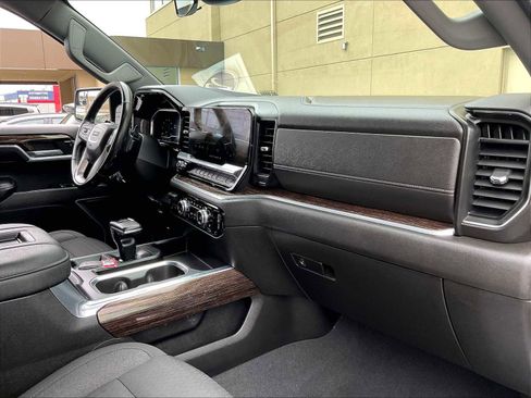 Used 2022 GMC Sierra 1500 Elevation w/ X31 Off-Road Package image 14