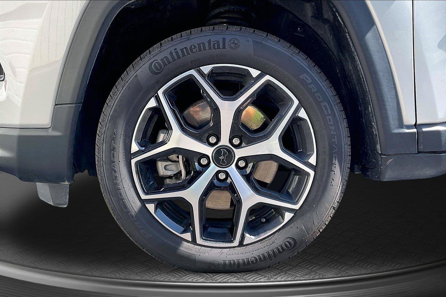 Used 2025 Jeep Compass Limited AWD/4WD image 10