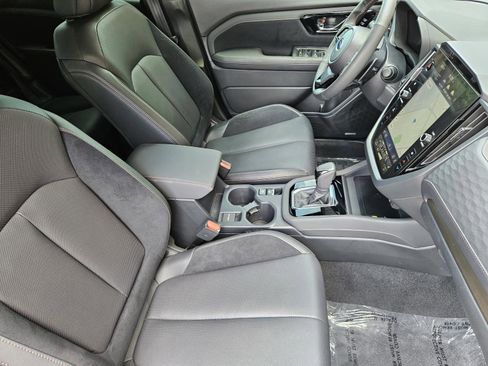 Used 2025 Subaru Forester Touring AWD/4WD image 12