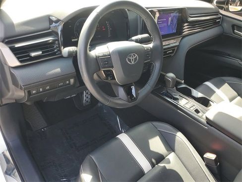 Used 2025 Toyota Camry SE w/ Convenience Package image 16