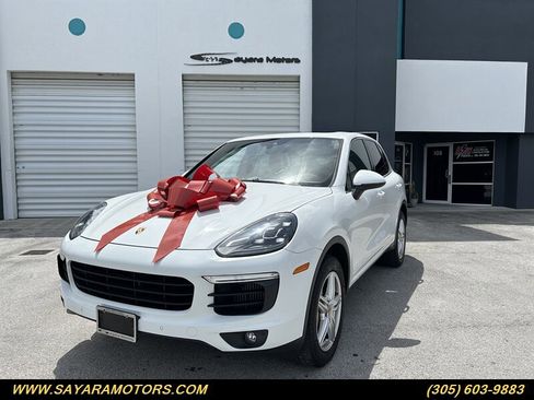 Used 2015 Porsche Cayenne S image 1