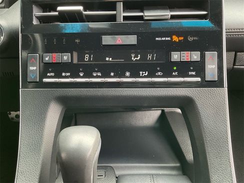 Used 2019 Toyota Avalon Touring image 24