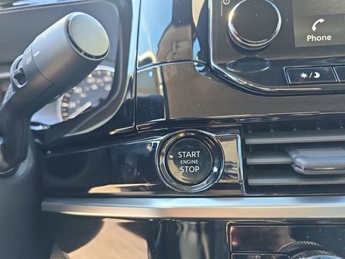 New 2025 Nissan Pathfinder SL image 30