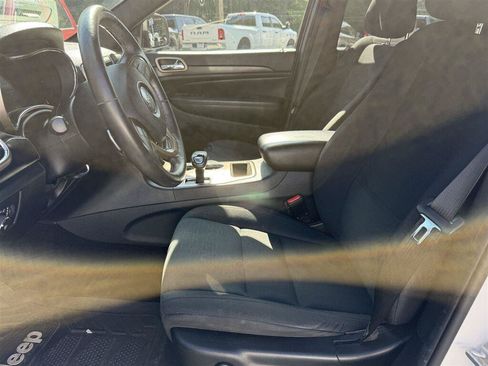 Used 2014 Jeep Grand Cherokee Laredo w/ Security & Convenience Group RWD image 2