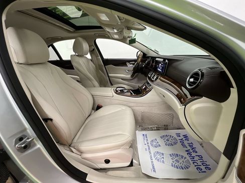 Used 2019 Mercedes-Benz E 300 4MATIC image 30