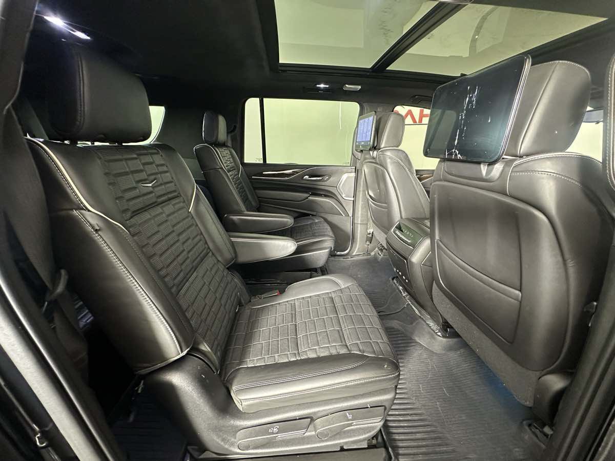 Used 2021 Cadillac Escalade ESV Sport Platinum w/ LPO, ONYX Package AWD/4WD image 26