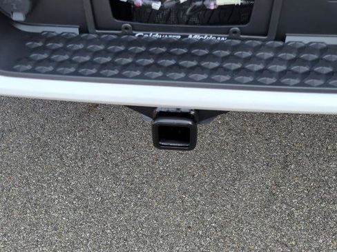 New 2026 GMC Canyon Elevation w/ Convenience Package image 9