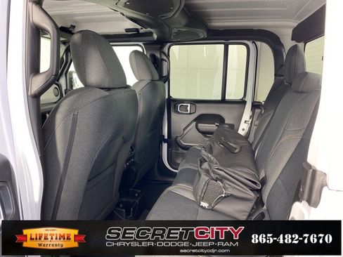 New 2025 Jeep Gladiator Sport image 29