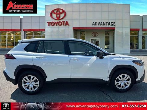 Certified 2026 Toyota Corolla Cross L AWD/4WD image 5