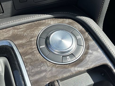 Used 2024 Nissan Armada Platinum w/ Cargo Package RWD image 19