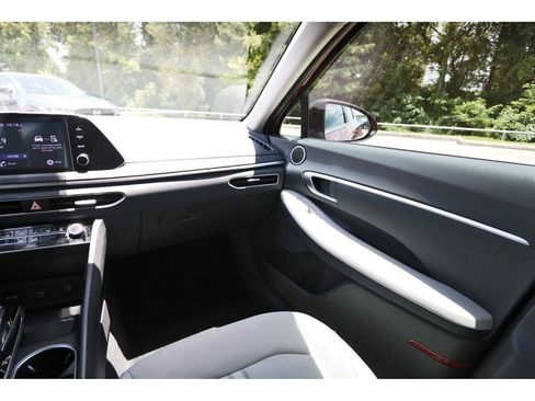 Used 2023 Hyundai Sonata SE FWD image 8
