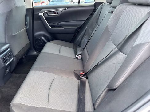 Used 2025 Toyota RAV4 XLE AWD/4WD image 43