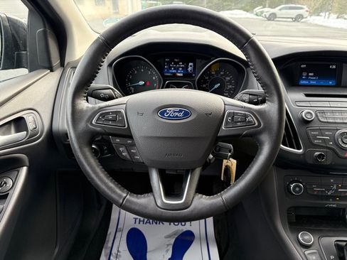 Used 2015 Ford Focus SE w/ Equipment Group 201A image 12