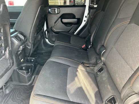 Used 2021 Jeep Gladiator Mojave AWD/4WD image 17