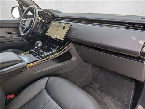 Used 2025 Land Rover Range Rover Sport SE image 20