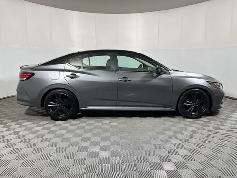 Used 2023 Nissan Sentra SR w/ SR Premium Package FWD image 9