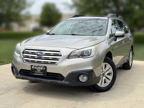 Used 2017 Subaru Outback 2.5i Premium AWD/4WD image 1