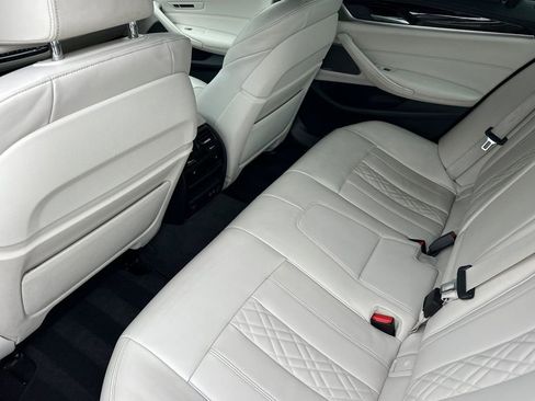 Used 2023 BMW 530e xDrive w/ Executive Package image 12