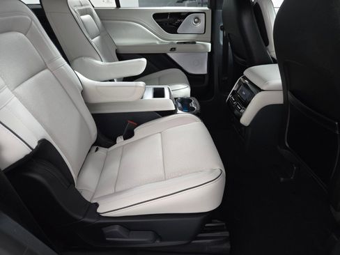 New 2026 Lincoln Aviator Black Label AWD/4WD image 19