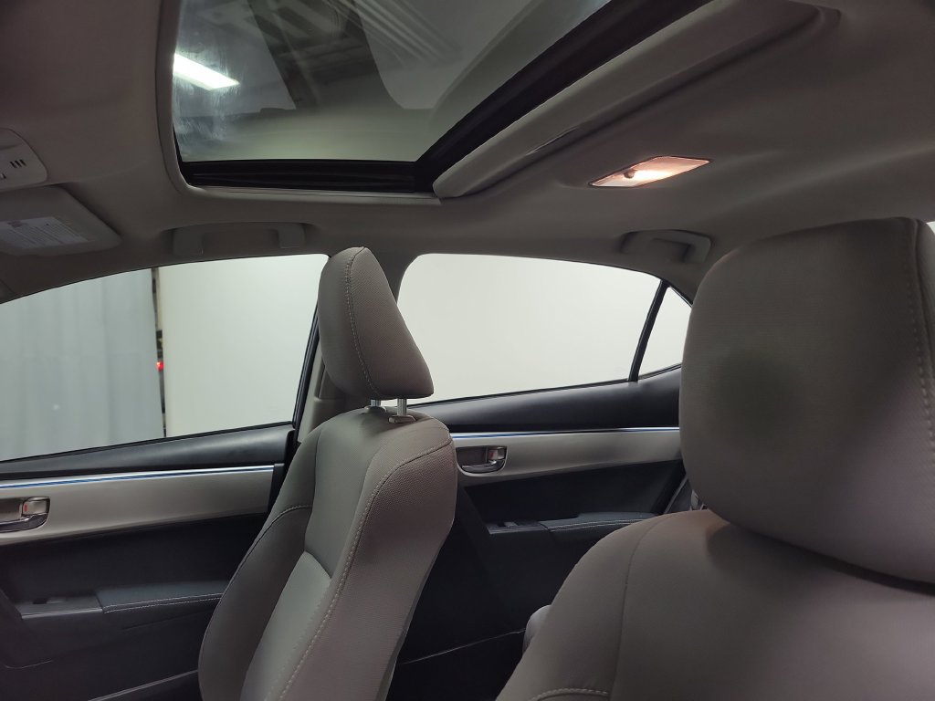 Used 2015 Toyota Corolla LE FWD image 16