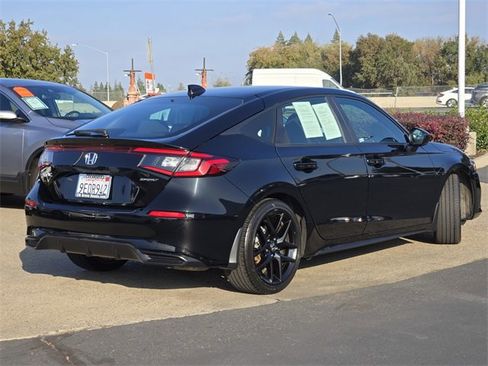 Used 2023 Honda Civic Sport image 4