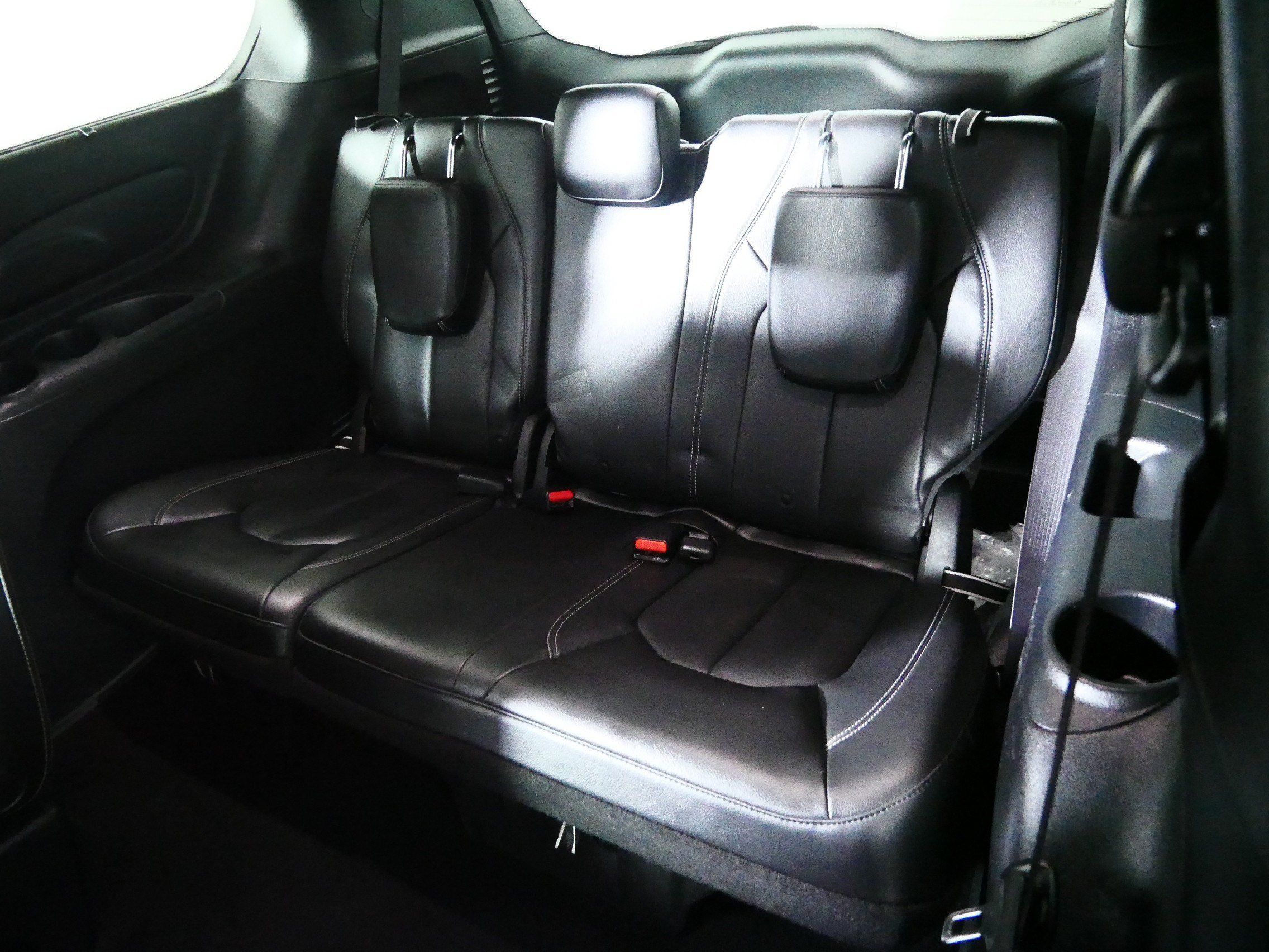 Used 2020 Chrysler Pacifica Touring-L FWD image 33