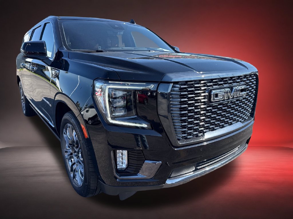 Certified 2023 GMC Yukon XL Denali Ultimate AWD/4WD image 3
